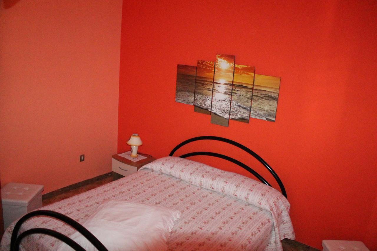 Montagne Rocciose Bed & Breakfast Frascineto Exterior photo